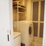 賃貸アパートの狭い洗面所もスペースを上手に活用してスッキリ！片付け上手のルームツアーの記事画像